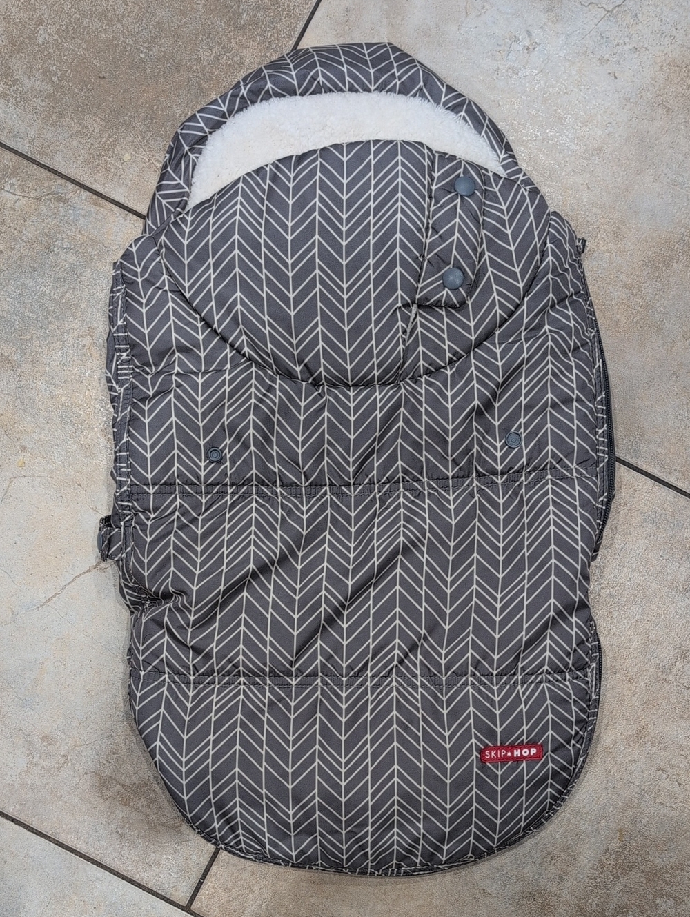 EUC Skip Hop Winter Car Seat Cover, Stroll & Go, Grey Feather